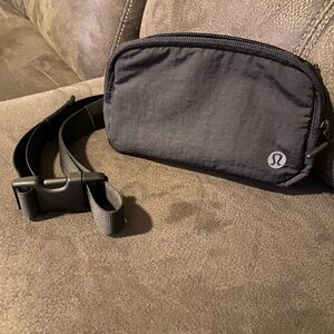 Lululemon belt bag 1L w/extended strap brand new!